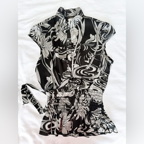 Black/Silver floral pattern top - Picture 2 of 15